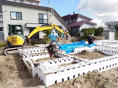 基礎工事埋め戻し（旭川近郊の工務店ならミヤザキホーム）