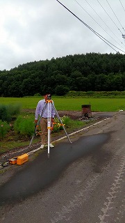 敷地高低差計測(旭川近郊の工務店ならミヤザキホーム）