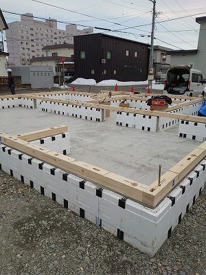 土台敷き（旭川近郊の工務店ならミヤザキホーム）