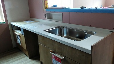 キッチン取付作業（旭川近郊の工務店ならミヤザキホーム）