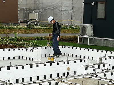 基礎天端均し（旭川近郊の工務店ならミヤザキホーム）