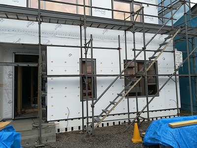 外壁下地張り（旭川近郊の工務店ならミヤザキホーム）