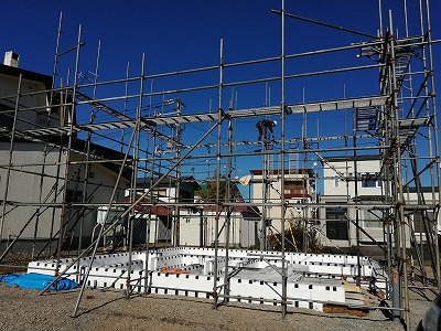 足場組み（旭川近郊の工務店ならミヤザキホーム）