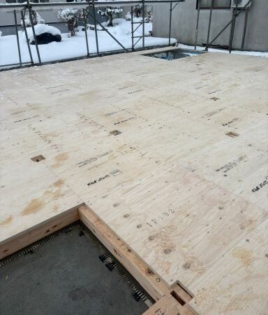 アルミシート敷き~床下合板張り(旭川近郊の工務店ならミヤザキホーム)